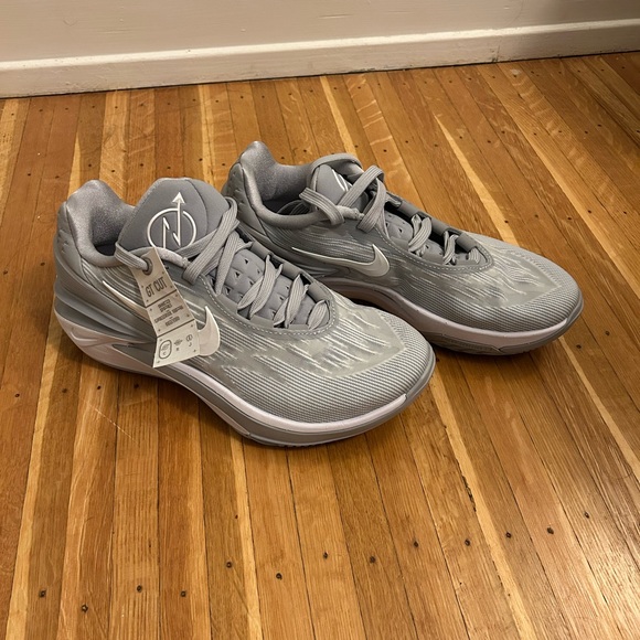 Nike GT cut 2 size 6 with box - Picture 3 of 6